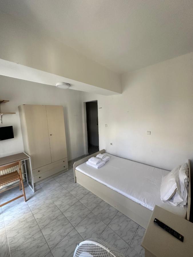 Rooms To Let Stefos Néa Khilí Exterior photo